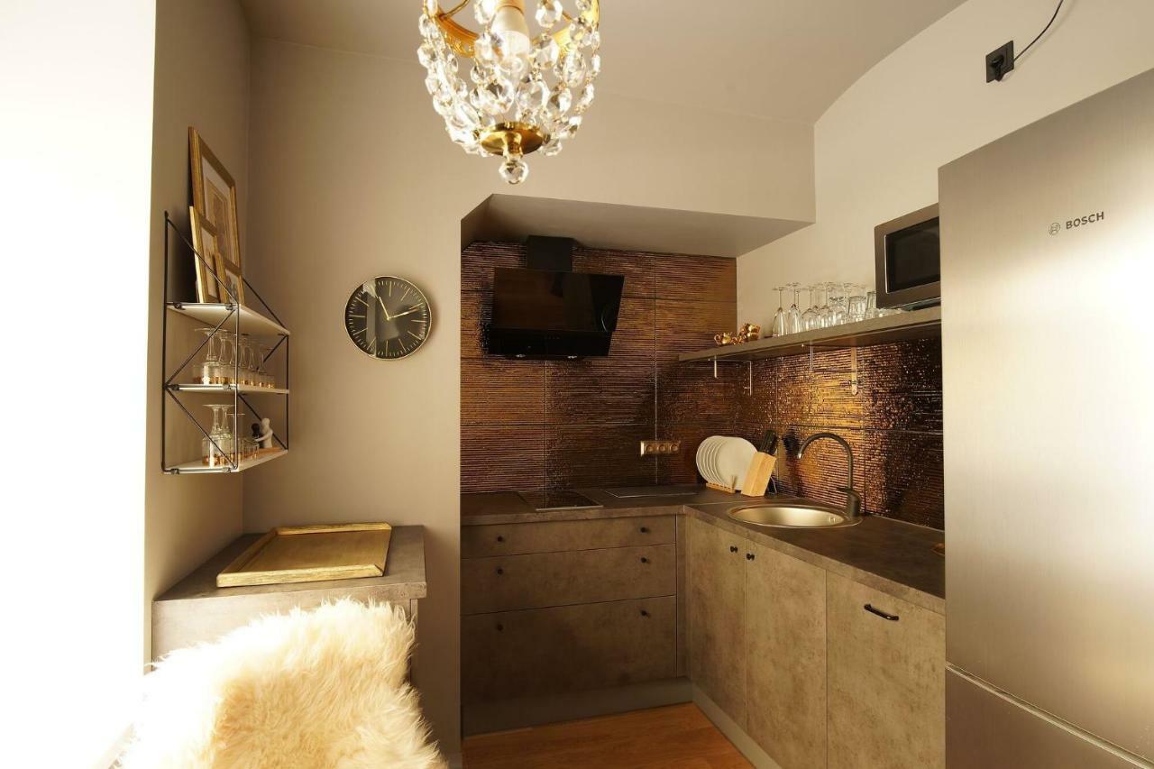 New Bohemian Crash Pad In Riga Center Apartment ภายนอก รูปภาพ